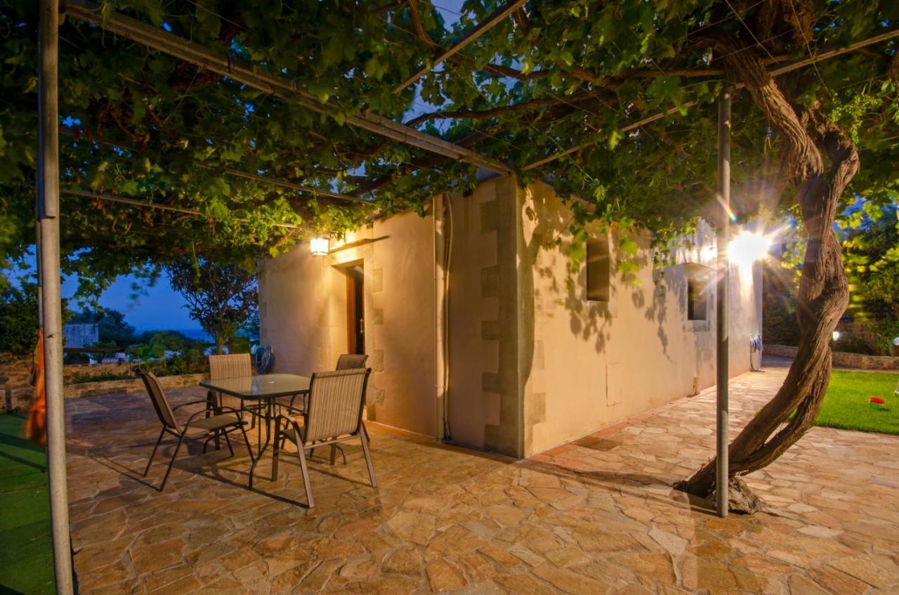 Aretaki Villas Astrátigos Exterior photo